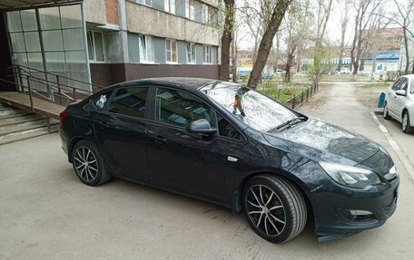 Opel Astra J, 2014 год, 870 000 рублей, 11 фотография