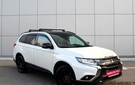 Mitsubishi Outlander III рестайлинг 3, 2021 год, 2 950 000 рублей, 6 фотография