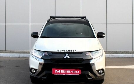 Mitsubishi Outlander III рестайлинг 3, 2021 год, 2 950 000 рублей, 7 фотография