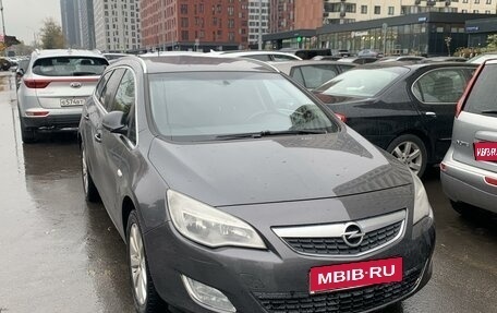 Opel Astra J, 2011 год, 700 000 рублей, 1 фотография