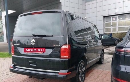 Volkswagen Multivan T6 рестайлинг, 2019 год, 5 800 000 рублей, 4 фотография