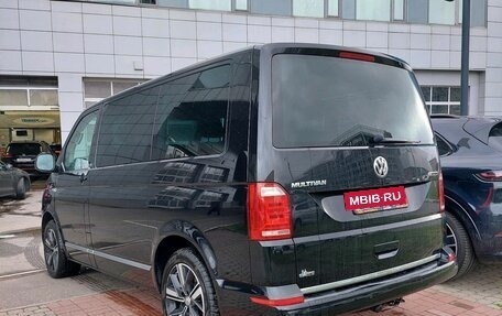 Volkswagen Multivan T6 рестайлинг, 2019 год, 5 800 000 рублей, 3 фотография