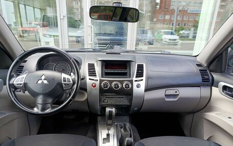 Mitsubishi Pajero Sport II рестайлинг, 2013 год, 1 870 400 рублей, 14 фотография