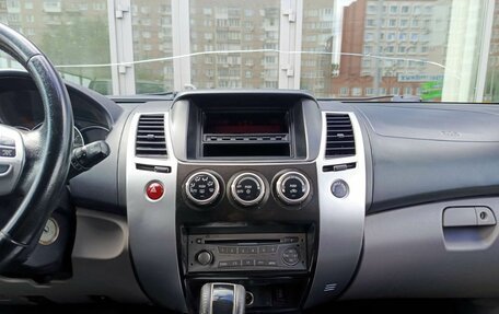 Mitsubishi Pajero Sport II рестайлинг, 2013 год, 1 870 400 рублей, 15 фотография