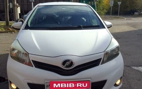 Toyota Vitz, 2013 год, 970 000 рублей, 3 фотография