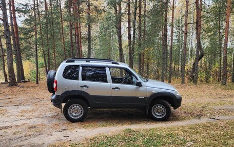 Chevrolet Niva I рестайлинг, 2015 год, 700 000 рублей, 3 фотография