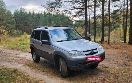 Chevrolet Niva I рестайлинг, 2015 год, 700 000 рублей, 5 фотография