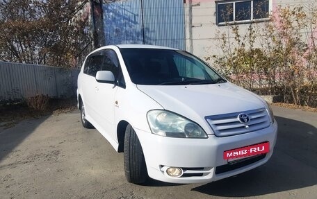 Toyota Ipsum II, 2002 год, 1 040 000 рублей, 2 фотография