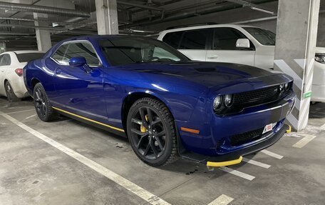 Dodge Challenger III рестайлинг 2, 2020 год, 4 400 000 рублей, 1 фотография