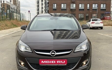 Opel Astra J, 2014 год, 1 150 000 рублей, 2 фотография