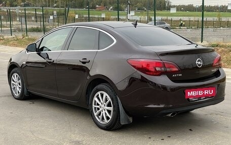 Opel Astra J, 2014 год, 1 150 000 рублей, 5 фотография