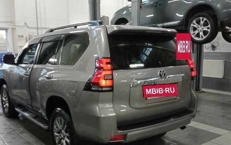 Toyota Land Cruiser Prado 150 рестайлинг 2, 2018 год, 5 975 000 рублей, 4 фотография