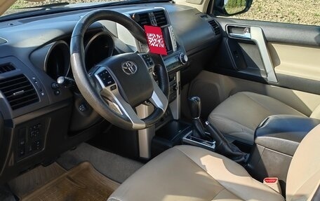 Toyota Land Cruiser Prado 150 рестайлинг 2, 2013 год, 3 199 000 рублей, 9 фотография