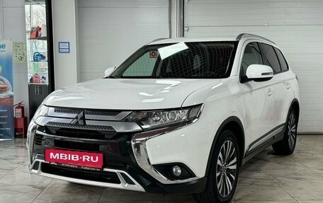 Mitsubishi Outlander III рестайлинг 3, 2019 год, 2 249 000 рублей, 2 фотография