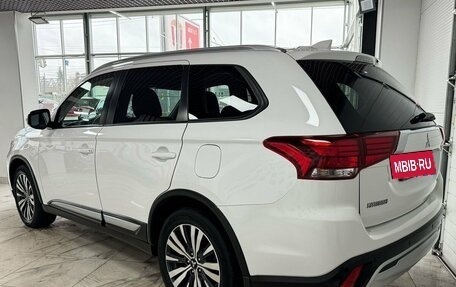 Mitsubishi Outlander III рестайлинг 3, 2019 год, 2 249 000 рублей, 5 фотография