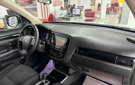 Mitsubishi Outlander III рестайлинг 3, 2019 год, 2 249 000 рублей, 13 фотография