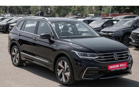 Volkswagen Tiguan II, 2023 год, 6 000 000 рублей, 3 фотография