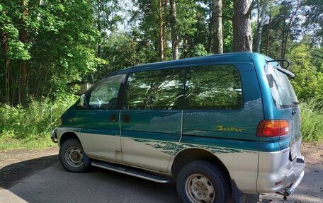 Mitsubishi Delica IV, 1997 год, 1 350 000 рублей, 4 фотография