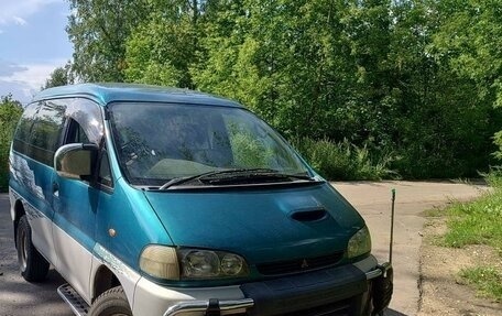 Mitsubishi Delica IV, 1997 год, 1 350 000 рублей, 5 фотография