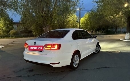 Volkswagen Jetta VI, 2013 год, 1 150 000 рублей, 2 фотография