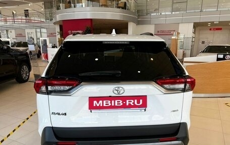 Toyota RAV4, 2023 год, 6 200 000 рублей, 2 фотография