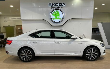 Skoda Superb III рестайлинг, 2024 год, 4 300 000 рублей, 5 фотография