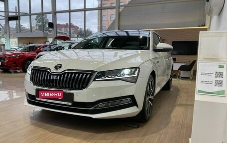 Skoda Superb III рестайлинг, 2024 год, 4 300 000 рублей, 3 фотография