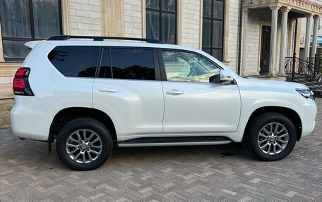 Toyota Land Cruiser Prado 150 рестайлинг 2, 2019 год, 4 900 000 рублей, 5 фотография