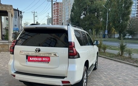 Toyota Land Cruiser Prado 150 рестайлинг 2, 2019 год, 4 900 000 рублей, 6 фотография