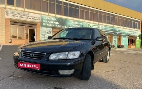 Toyota Camry, 2001 год, 630 000 рублей, 2 фотография