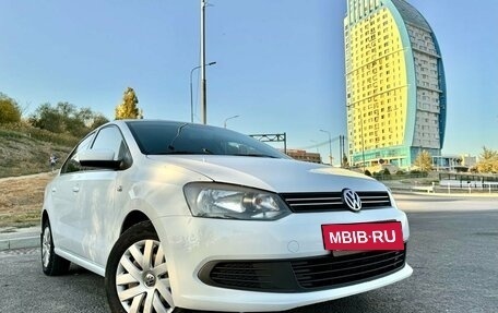 Volkswagen Polo VI (EU Market), 2014 год, 1 080 000 рублей, 2 фотография