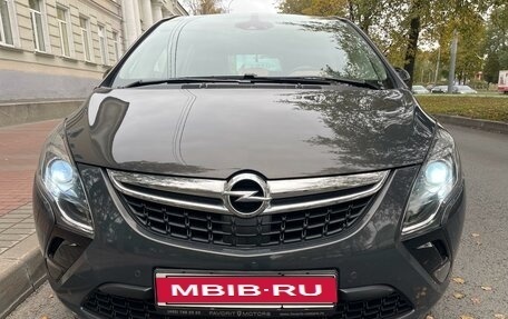 Opel Zafira C рестайлинг, 2014 год, 1 890 000 рублей, 1 фотография