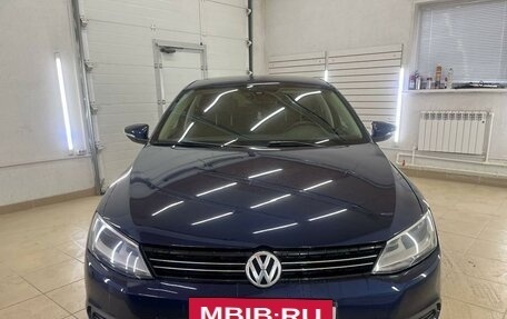 Volkswagen Jetta VI, 2013 год, 1 150 000 рублей, 2 фотография