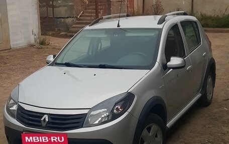 Renault Sandero I, 2014 год, 950 000 рублей, 2 фотография