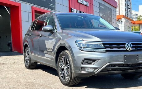 Volkswagen Tiguan II, 2020 год, 3 430 000 рублей, 2 фотография