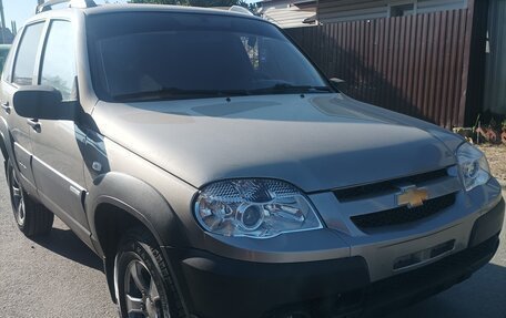 Chevrolet Niva I рестайлинг, 2011 год, 700 000 рублей, 4 фотография