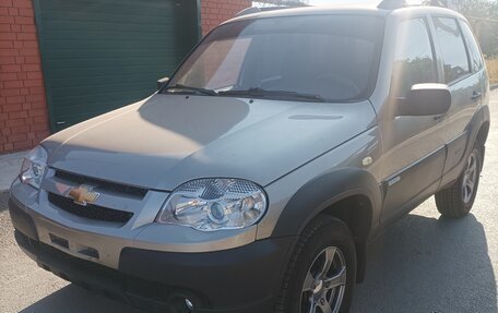 Chevrolet Niva I рестайлинг, 2011 год, 700 000 рублей, 5 фотография