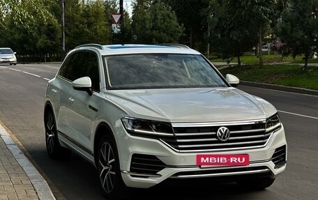 Volkswagen Touareg III, 2019 год, 6 150 000 рублей, 2 фотография