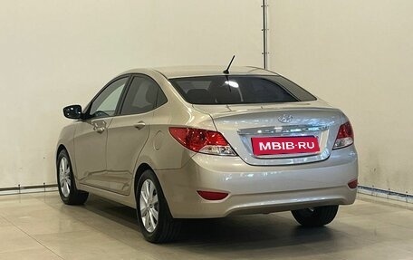 Hyundai Solaris II рестайлинг, 2011 год, 935 000 рублей, 7 фотография