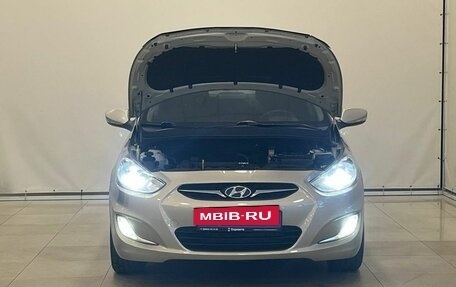 Hyundai Solaris II рестайлинг, 2011 год, 935 000 рублей, 4 фотография