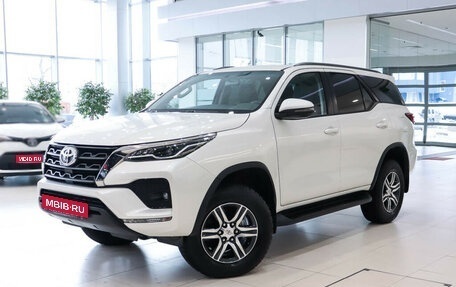 Toyota Fortuner II, 2022 год, 6 990 000 рублей, 1 фотография