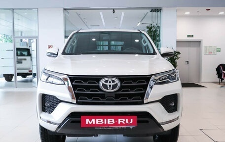 Toyota Fortuner II, 2022 год, 6 990 000 рублей, 2 фотография