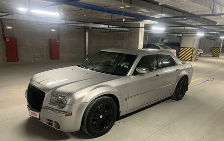 Chrysler 300C II, 2005 год, 850 000 рублей, 2 фотография