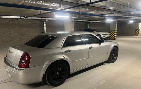 Chrysler 300C II, 2005 год, 850 000 рублей, 3 фотография