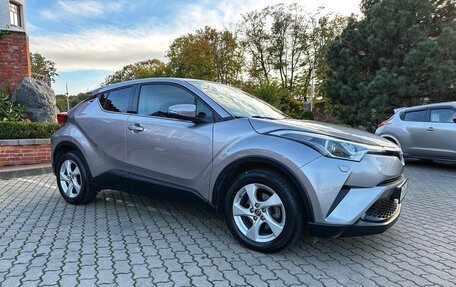 Toyota C-HR I рестайлинг, 2018 год, 2 500 000 рублей, 8 фотография