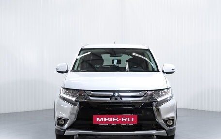 Mitsubishi Outlander III рестайлинг 3, 2016 год, 2 340 000 рублей, 2 фотография