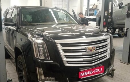 Cadillac Escalade IV, 2015 год, 5 300 000 рублей, 2 фотография