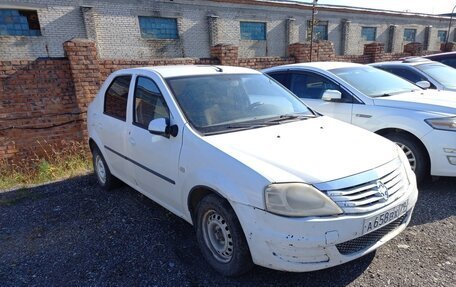 Renault Logan I, 2013 год, 225 000 рублей, 2 фотография