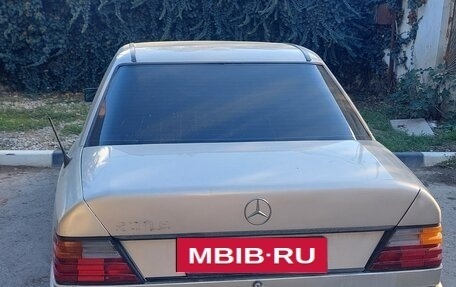 Mercedes-Benz W124, 1985 год, 330 000 рублей, 11 фотография