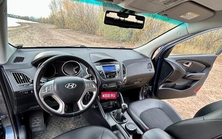 Hyundai ix35 I рестайлинг, 2010 год, 1 500 000 рублей, 16 фотография